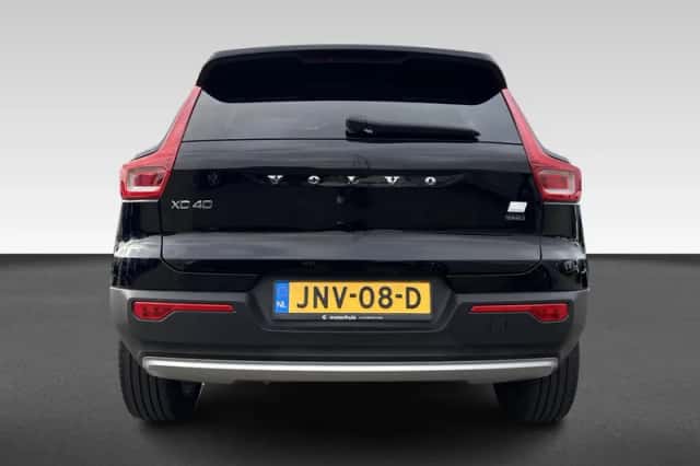Volvo XC40 (2021) thumbnail 5