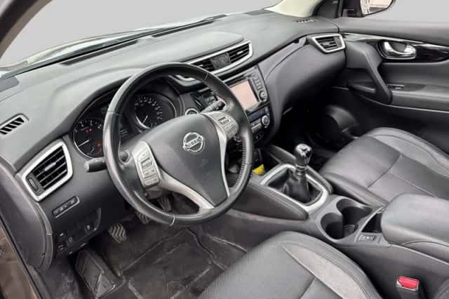 Nissan Qashqai (2016) thumbnail 4