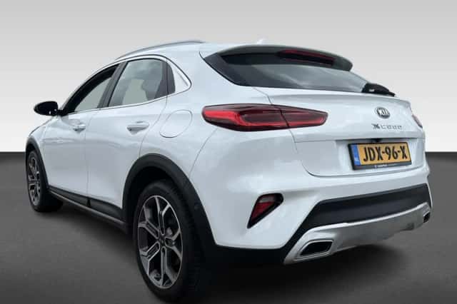 Kia XCeed (2021) thumbnail 3