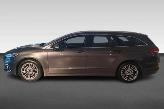 Ford Mondeo (2022) thumbnail 2