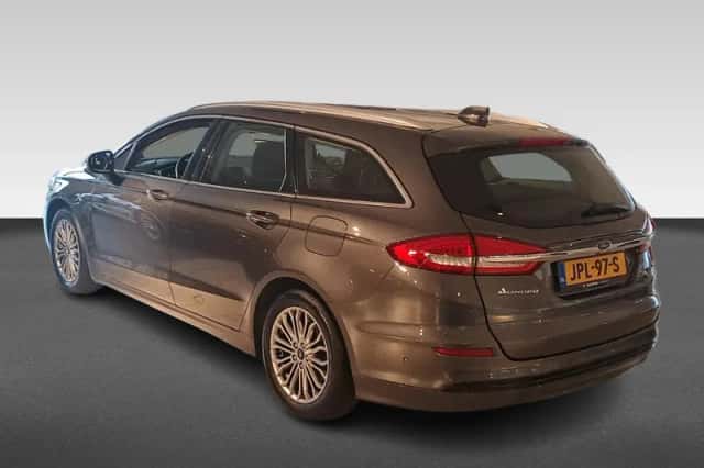 Ford Mondeo (2022) thumbnail 3
