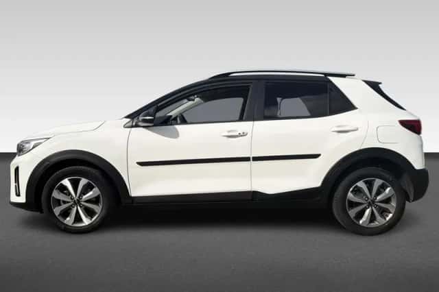 Kia Stonic (2022) thumbnail 2