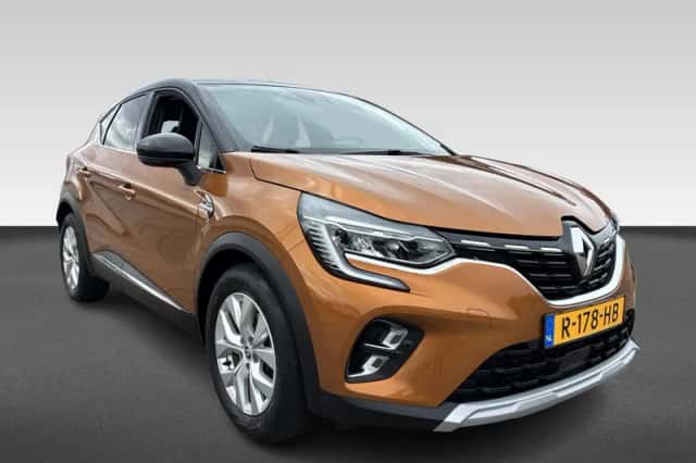 Renault Captur (2022) thumbnail 5