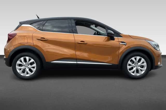 Renault Captur (2022) thumbnail 6