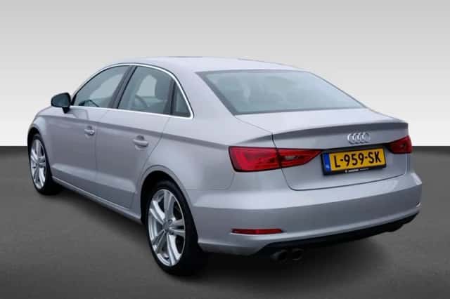 Audi A3 (2014) thumbnail 3