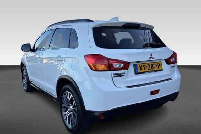 Mitsubishi ASX (2016) thumbnail 3