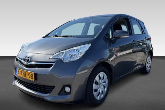 Toyota Verso-S (2012) thumbnail 1