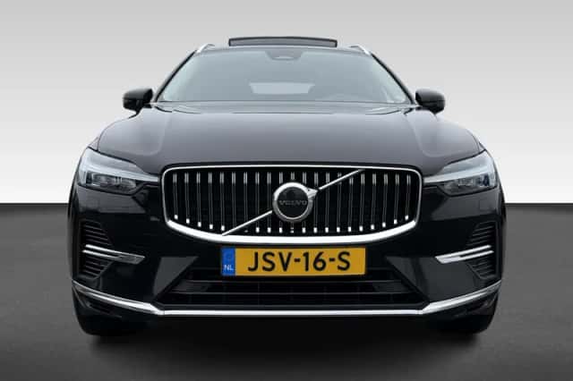 Volvo XC60 (2022) thumbnail 4