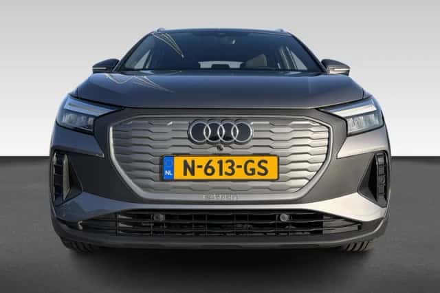 Audi Q4 e-tron (2021) thumbnail 4