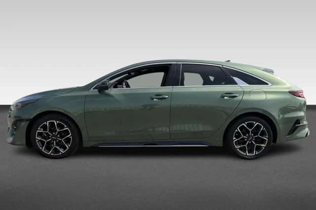 Kia Proceed (2023) thumbnail 2