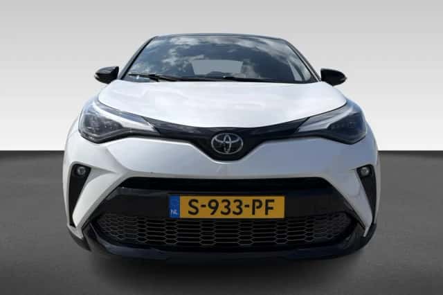 Toyota C-HR (2022) thumbnail 4