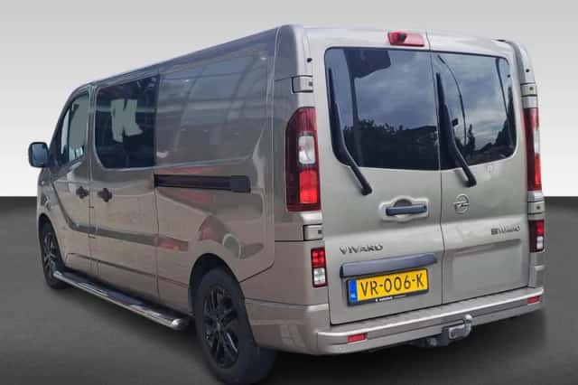 Opel Vivaro (2015) thumbnail 3