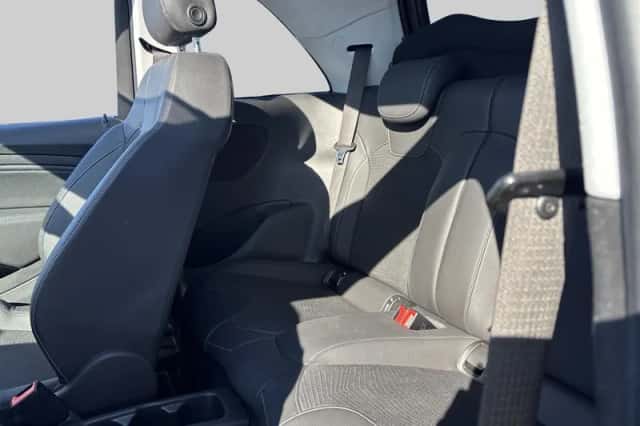 Opel Adam (2017) thumbnail 6