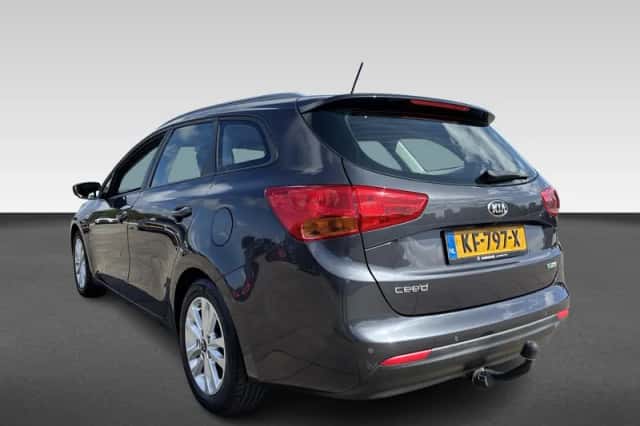 Kia Ceed Sportswagon (2017) thumbnail 3
