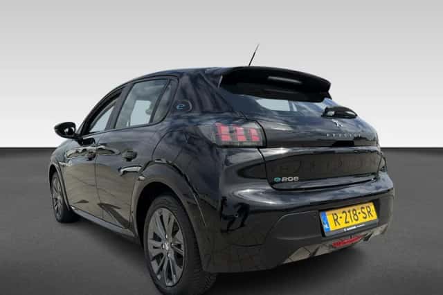 Peugeot e-208 (2022) thumbnail 3