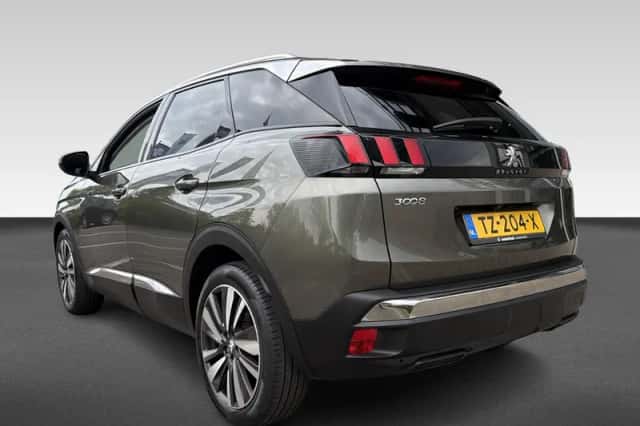 Peugeot 3008 (2018) thumbnail 3