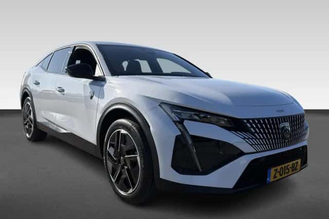 Peugeot 408 (2024) thumbnail 5