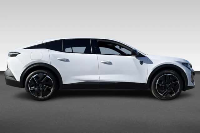 Peugeot 408 (2024) thumbnail 6