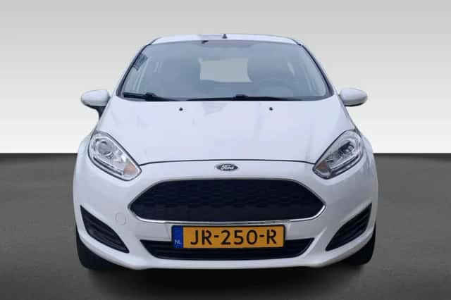 Ford Fiesta (2016) thumbnail 6