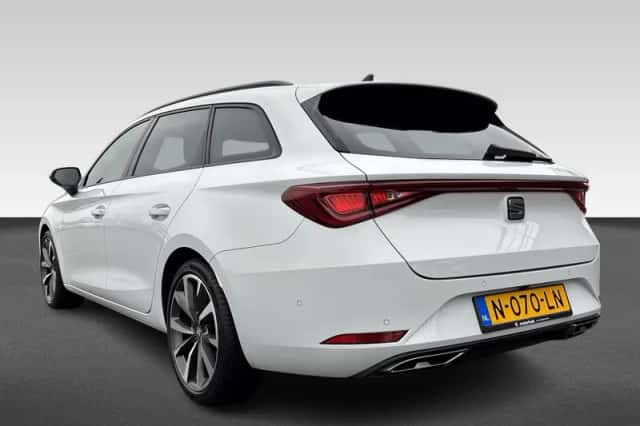 SEAT Leon (2021) thumbnail 3