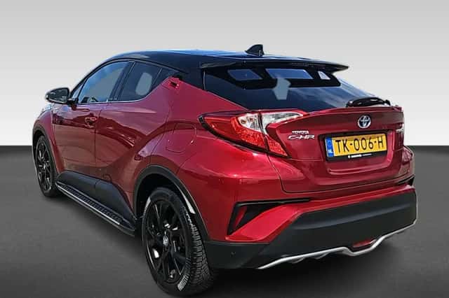 Toyota C-HR (2018) thumbnail 4