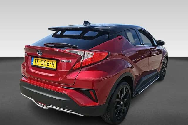 Toyota C-HR (2018) thumbnail 6