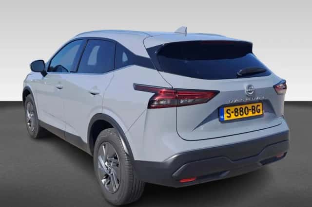 Nissan Qashqai (2023) thumbnail 3