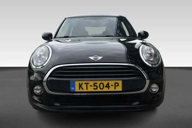 MINI Cooper (2016) thumbnail 4