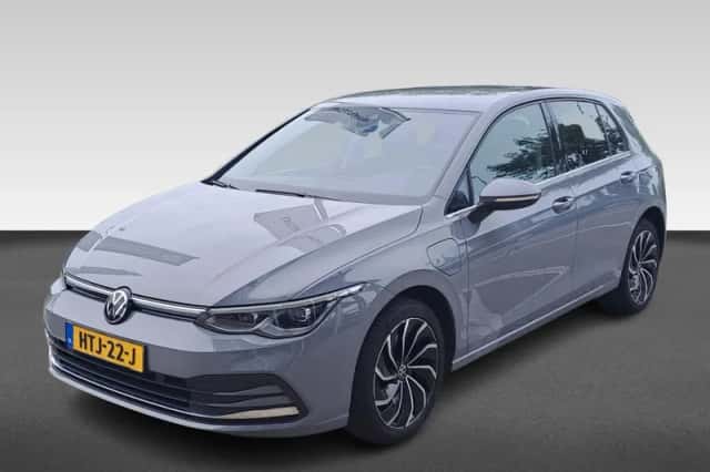Volkswagen Golf (2022) thumbnail 1