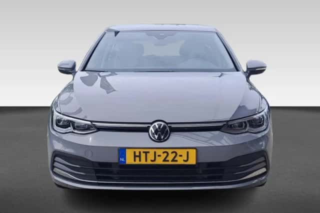 Volkswagen Golf (2022) thumbnail 6