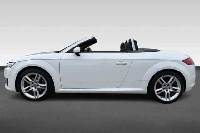 Audi TT (2016) thumbnail 2