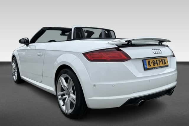 Audi TT (2016) thumbnail 3