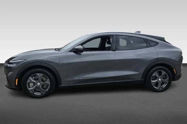 Ford Mustang Mach-E (2021) thumbnail 2