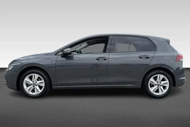 Volkswagen Golf (2022) thumbnail 2