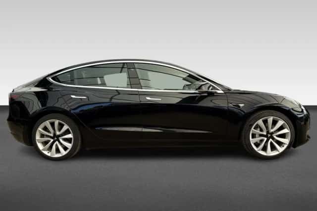 Tesla Model 3 (2019) thumbnail 2