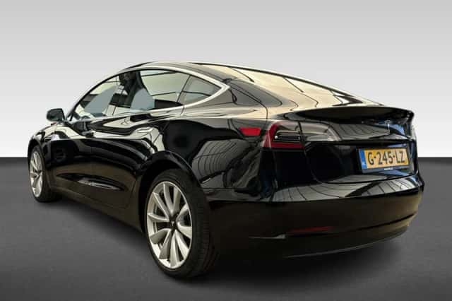 Tesla Model 3 (2019) thumbnail 4