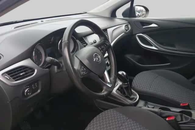 Opel Astra (2019) thumbnail 4