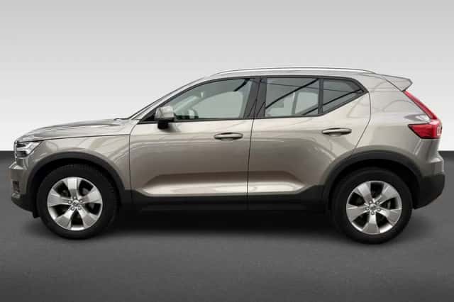 Volvo XC40 (2022) thumbnail 2