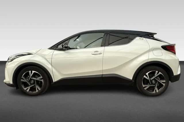 Toyota C-HR (2022) thumbnail 2