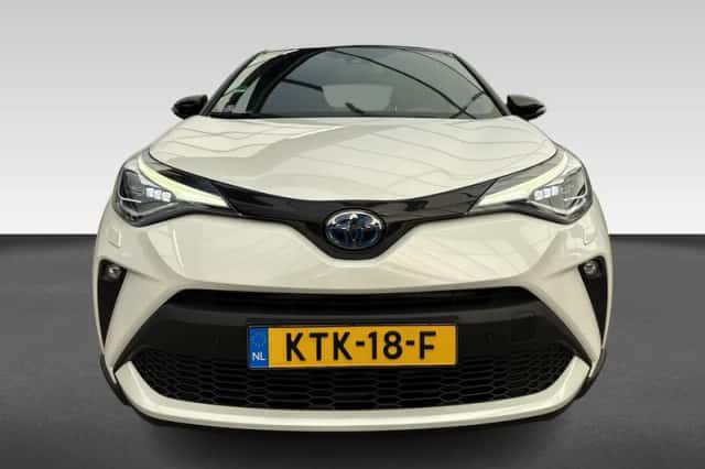Toyota C-HR (2022) thumbnail 4