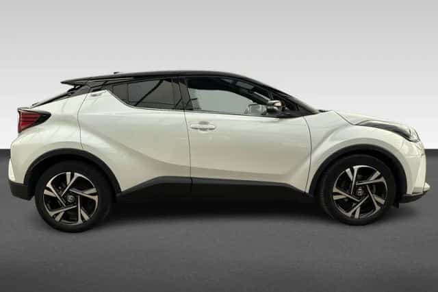 Toyota C-HR (2022) thumbnail 5