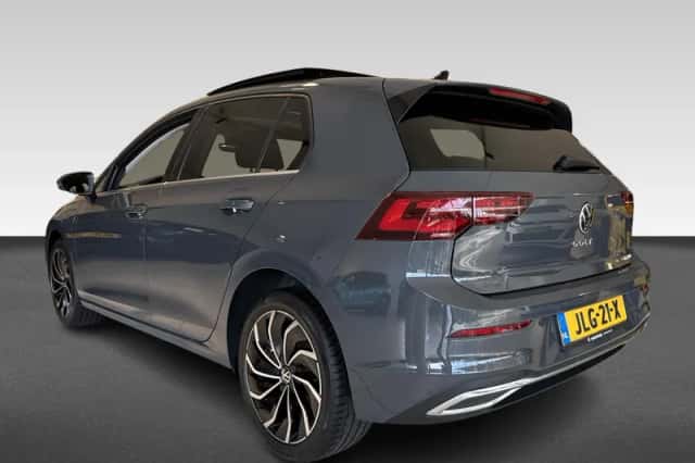 Volkswagen Golf (2021) thumbnail 3