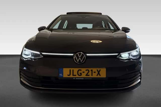 Volkswagen Golf (2021) thumbnail 4