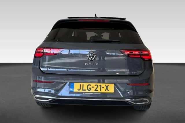 Volkswagen Golf (2021) thumbnail 5