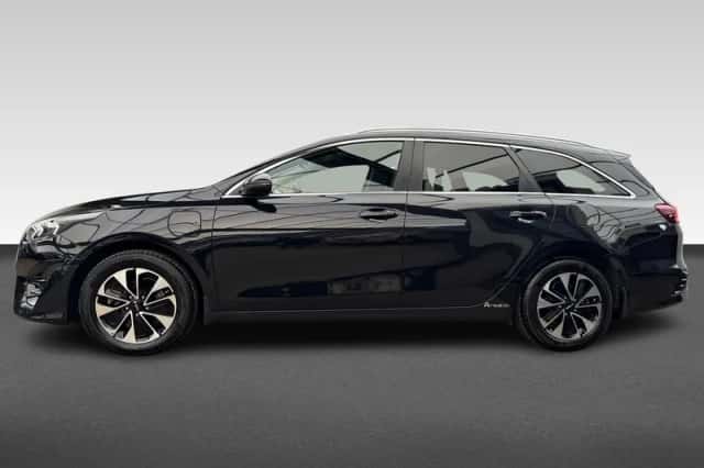 Kia Ceed Sportswagon (2023) thumbnail 2