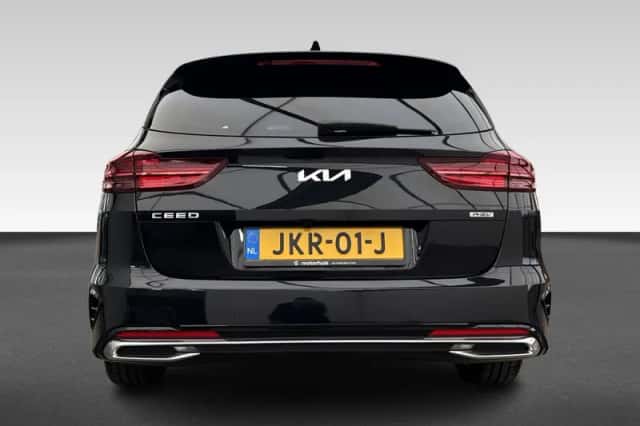 Kia Ceed Sportswagon (2023) thumbnail 4