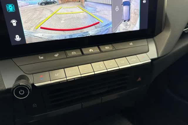 Opel Astra (2025) thumbnail 3