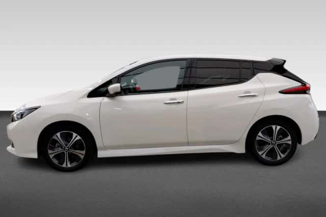 Nissan Leaf (2021) thumbnail 2