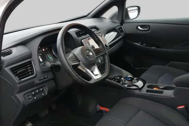 Nissan Leaf (2021) thumbnail 4