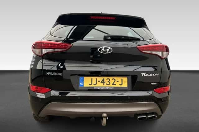 Hyundai Tucson (2016) thumbnail 2